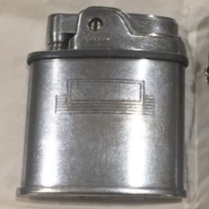 D1-Vintage Silver Art Deco Design Ronson